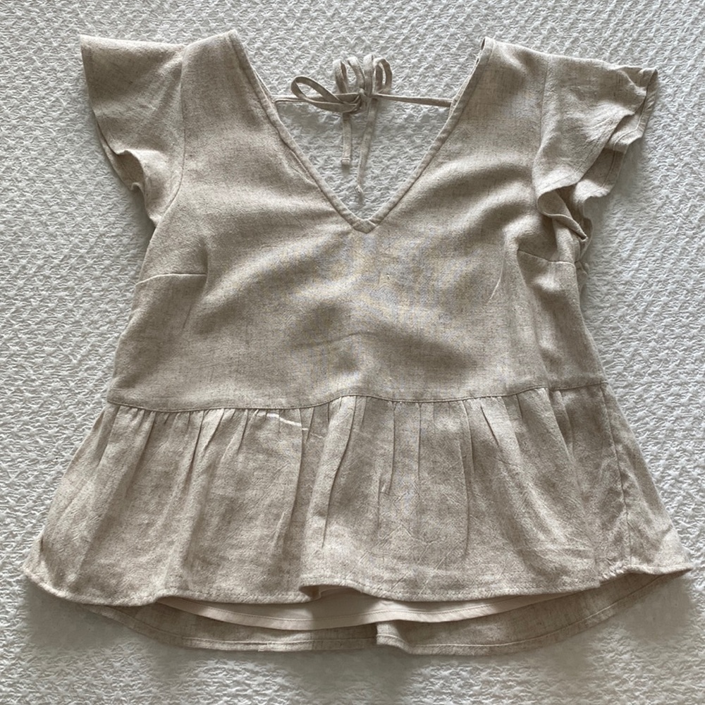 Light tan flowy top